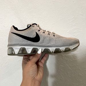 Nike Tailwind 8